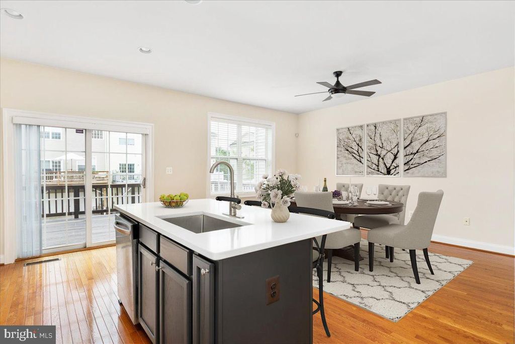 15862 MACKENZIE MANOR DR, Haymarket, VA 20169