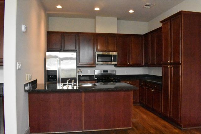 2922 Leeland Street, Houston, TX 77003