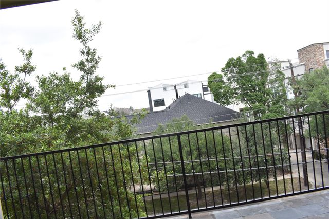 2922 Leeland Street, Houston, TX 77003