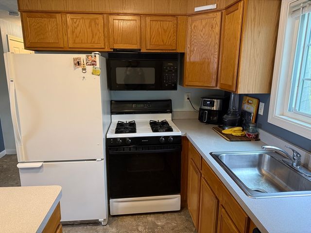 18 A St, Wrentham, MA 02093