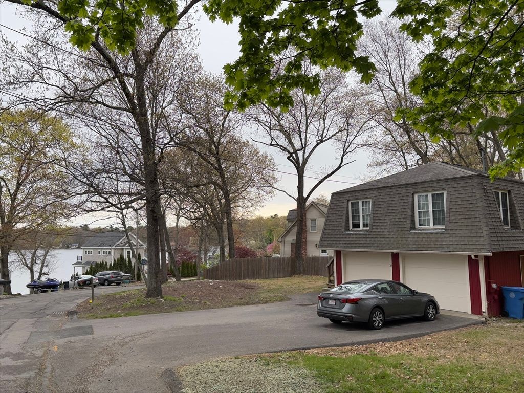 18 A St, Wrentham, MA 02093