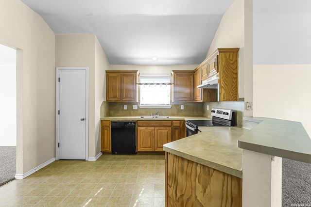 6050 Lakefront, San Antonio, TX 78222