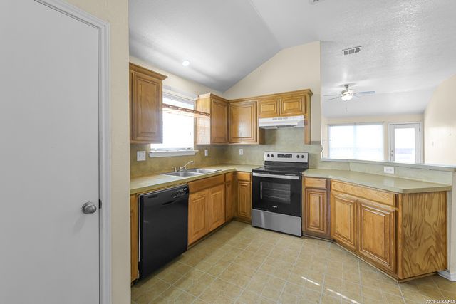 6050 Lakefront, San Antonio, TX 78222