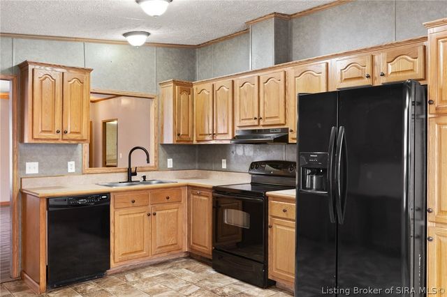 215 Miller Avenue, Sellersburg, IN 47172