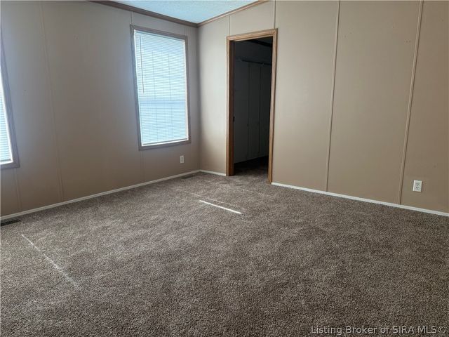 215 Miller Avenue, Sellersburg, IN 47172