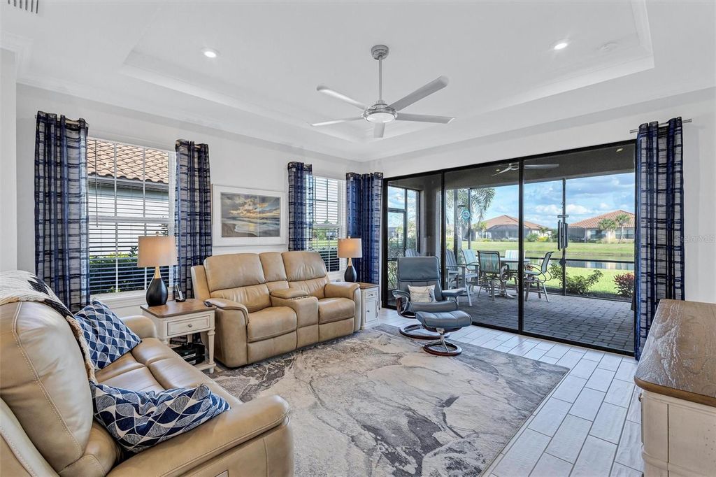 Image 13 of property listing at 4727 MOTTA COURT, Bradenton, FL 34211