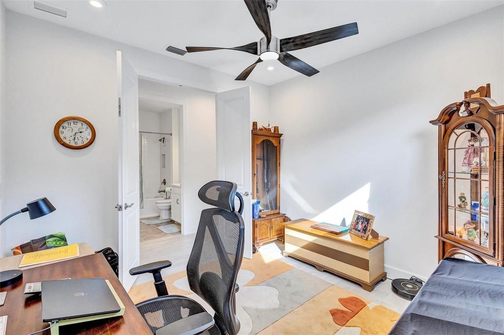 Image 37 of property listing at 4727 MOTTA COURT, Bradenton, FL 34211