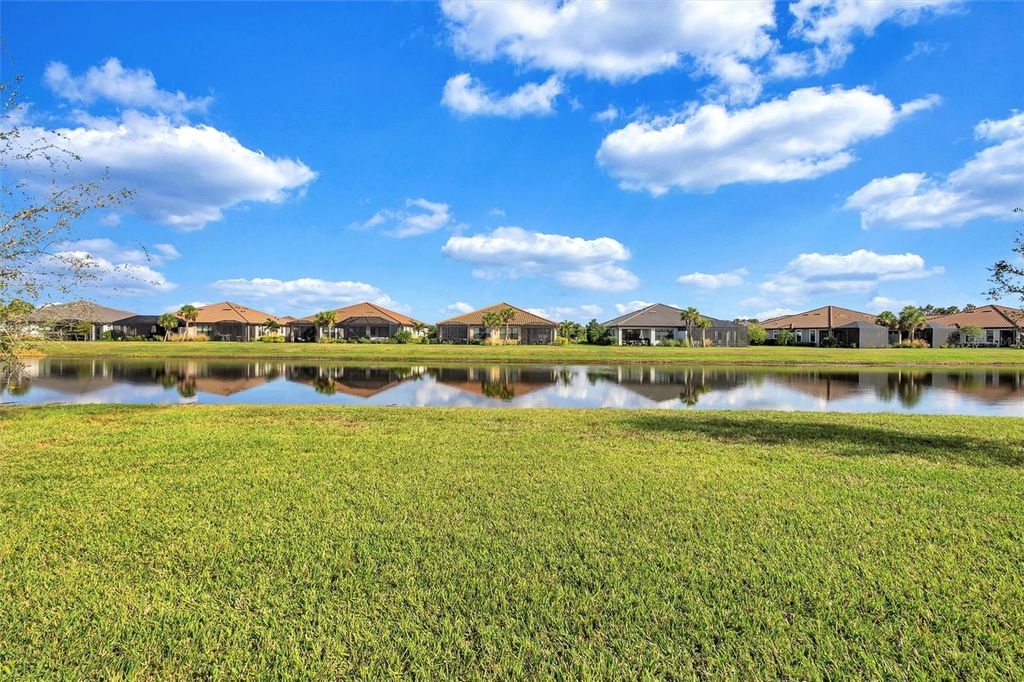 Image 50 of property listing at 4727 MOTTA COURT, Bradenton, FL 34211