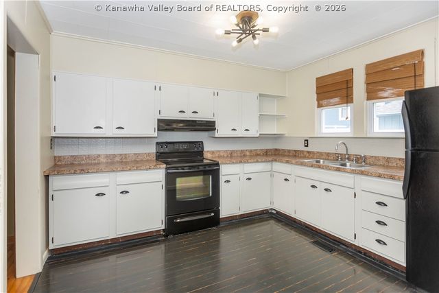 1628 16th Street, Nitro, WV 25143