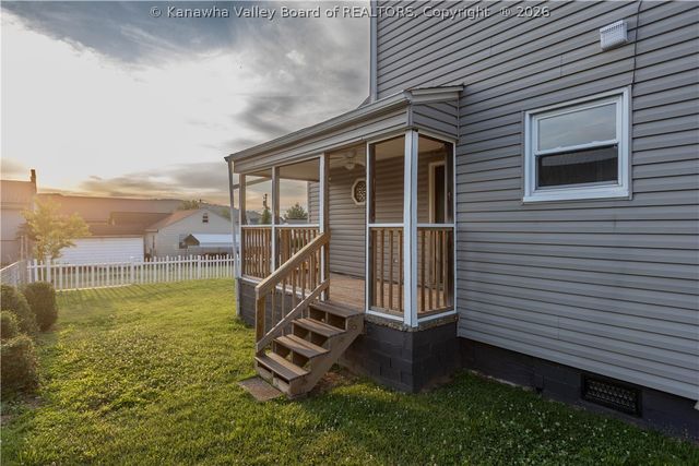 1628 16th Street, Nitro, WV 25143