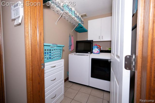 6321 Avenue B, La Salle Township, MI 48145