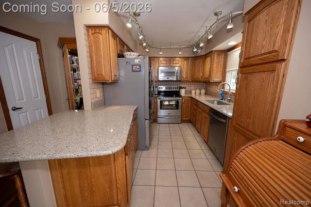 6321 Avenue B, La Salle Township, MI 48145