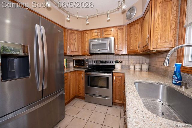 6321 Avenue B, La Salle Township, MI 48145