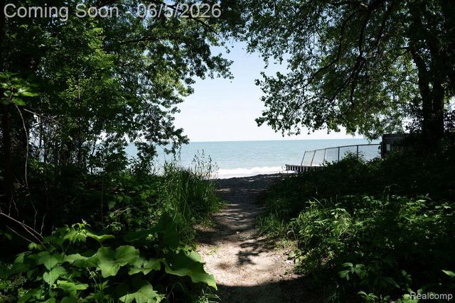 6321 Avenue B, La Salle Township, MI 48145