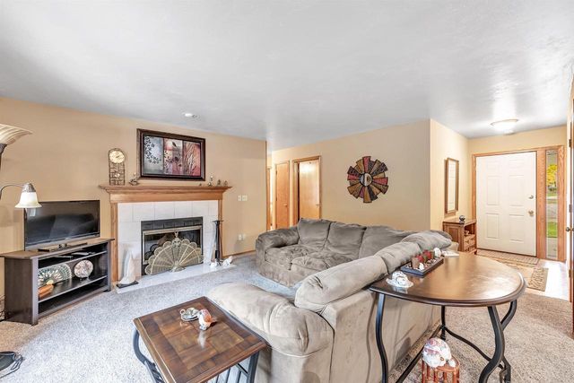 1213 DANENA DRIVE, De Pere, WI 54115