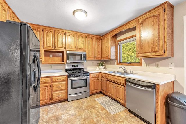 1213 DANENA DRIVE, De Pere, WI 54115