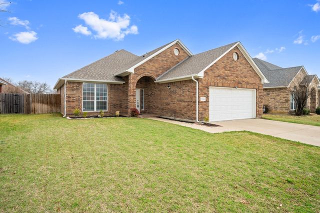 705 Crownpoint Lane, Arlington, TX 76002