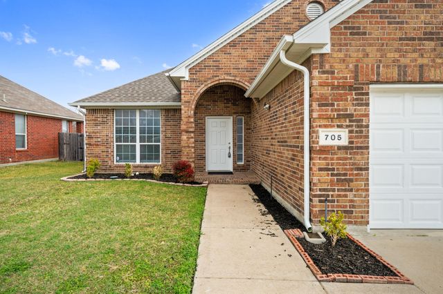 705 Crownpoint Lane, Arlington, TX 76002
