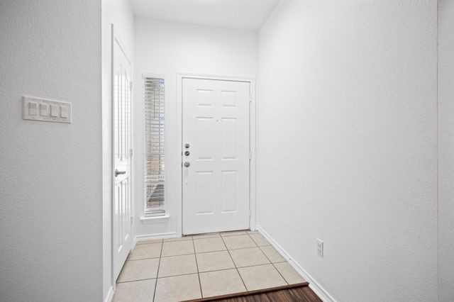 705 Crownpoint Lane, Arlington, TX 76002