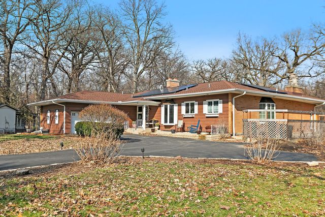 435 Forest Trail, Oak Brook, IL 60523