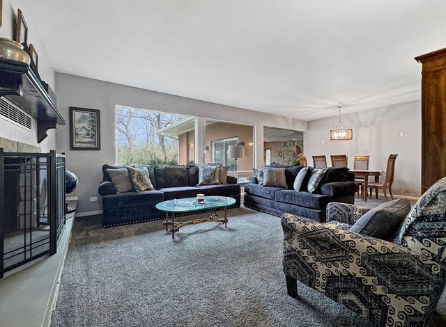 435 Forest Trail, Oak Brook, IL 60523
