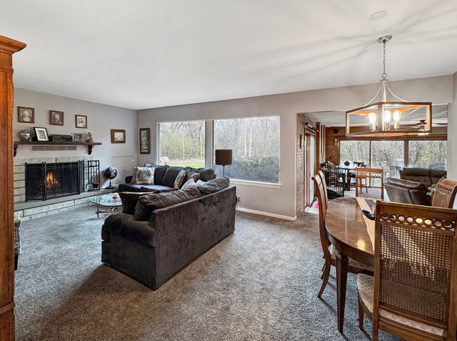 435 Forest Trail, Oak Brook, IL 60523