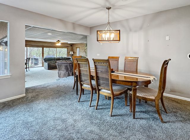 435 Forest Trail, Oak Brook, IL 60523