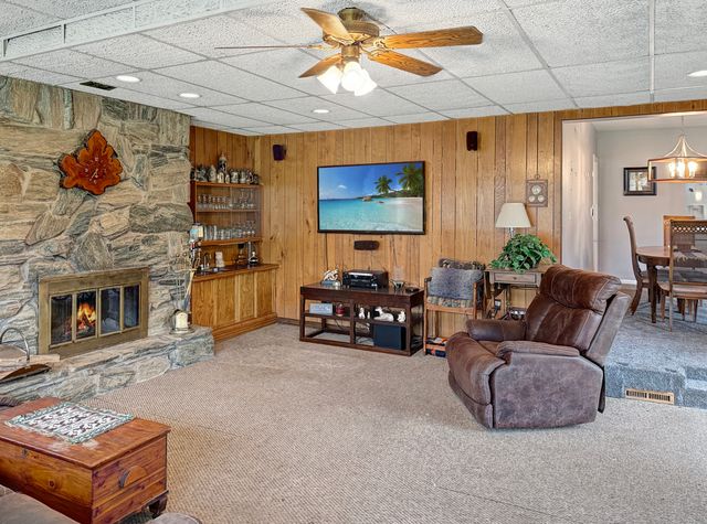 435 Forest Trail, Oak Brook, IL 60523