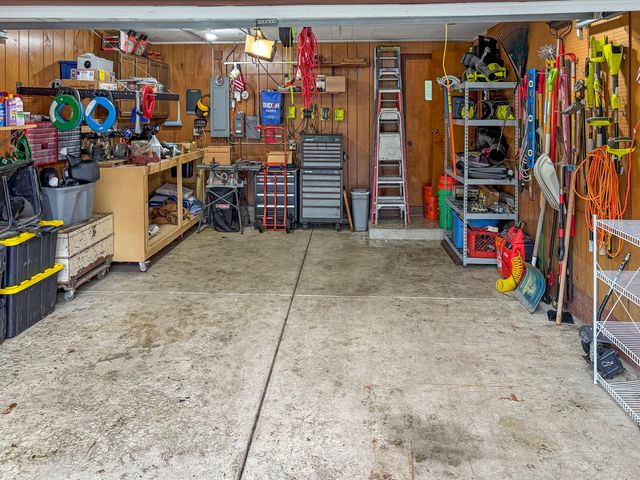 435 Forest Trail, Oak Brook, IL 60523