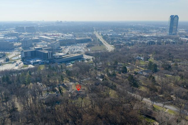 435 Forest Trail, Oak Brook, IL 60523