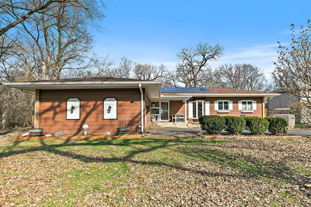 435 Forest Trail, Oak Brook, IL 60523