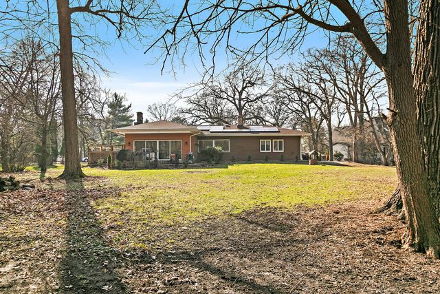 435 Forest Trail, Oak Brook, IL 60523