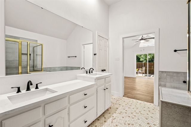 381 Arbor Lane, Euless, TX 76039