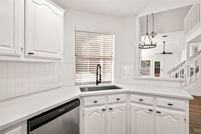 381 Arbor Lane, Euless, TX 76039