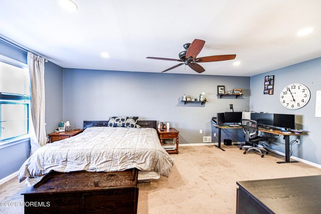 1070 Rudder Avenue, Manahawkin, NJ 08050