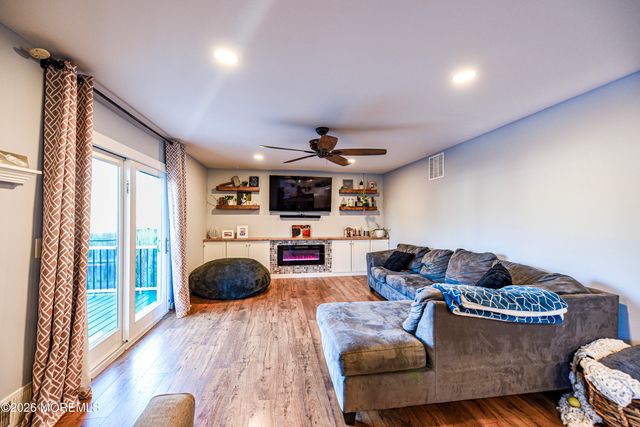 1070 Rudder Avenue, Manahawkin, NJ 08050