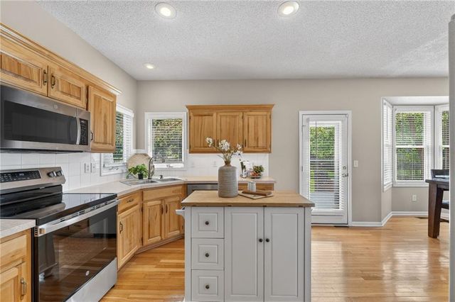 13811 W 153rd Court, Olathe, KS 66062