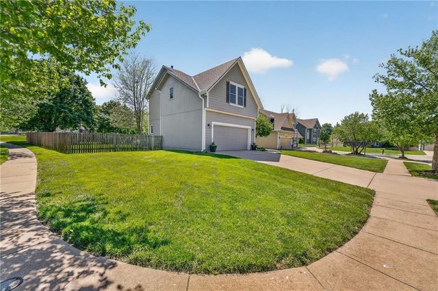 13811 W 153rd Court, Olathe, KS 66062