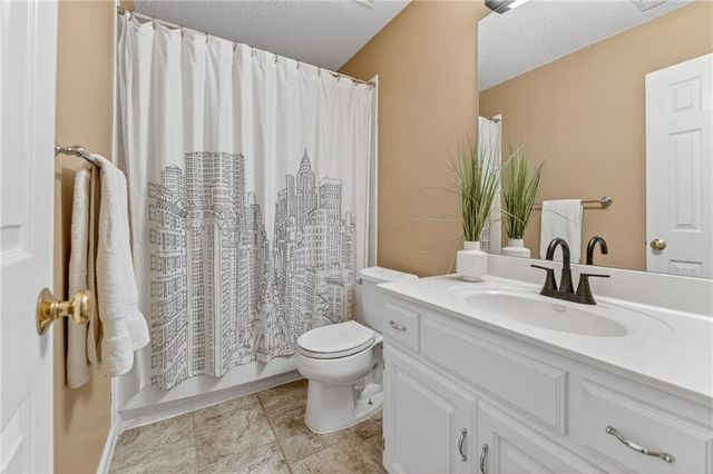 13811 W 153rd Court, Olathe, KS 66062