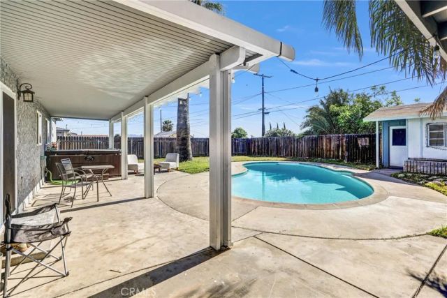 7140 Colwyn, Highland, CA 92346
