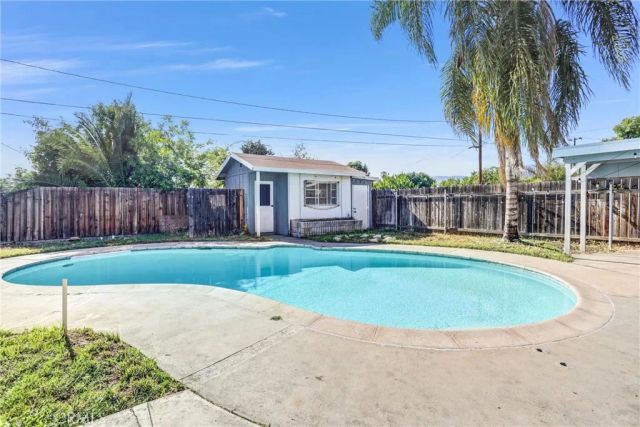 7140 Colwyn, Highland, CA 92346