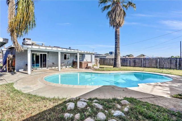 7140 Colwyn, Highland, CA 92346