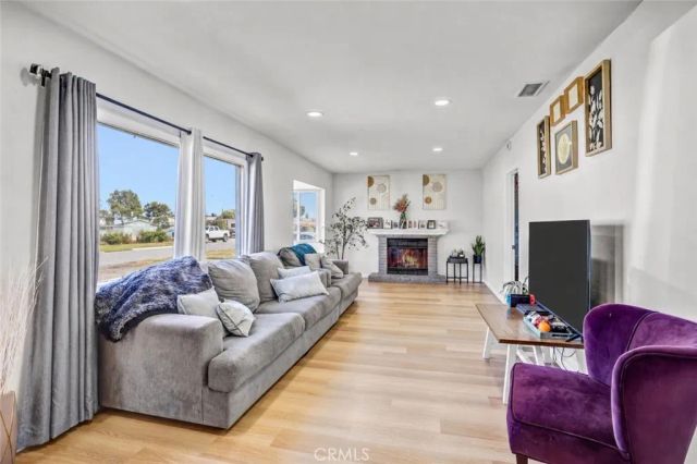 7140 Colwyn, Highland, CA 92346