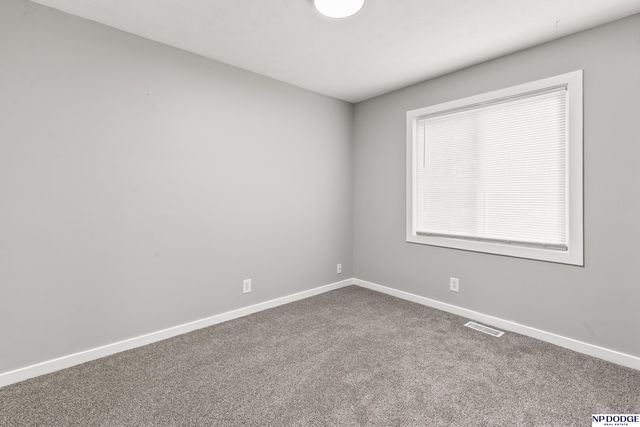 8345 Bedford Avenue, Omaha, NE 68134