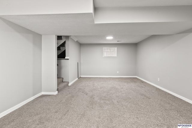 8345 Bedford Avenue, Omaha, NE 68134