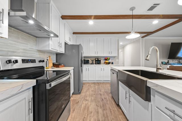 117 Castellana WAY, Elgin, TX 78621