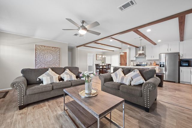 117 Castellana WAY, Elgin, TX 78621