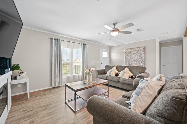 117 Castellana WAY, Elgin, TX 78621