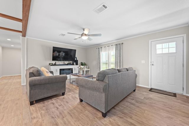 117 Castellana WAY, Elgin, TX 78621