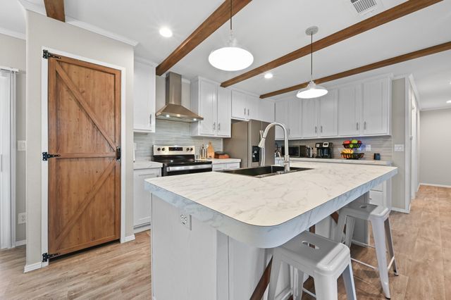 117 Castellana WAY, Elgin, TX 78621